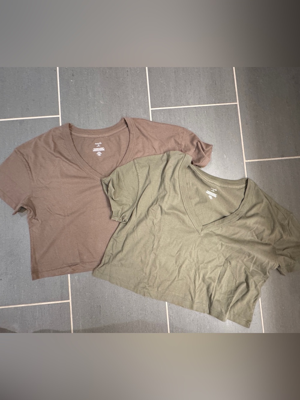 nuuds BUNDLE of Boxy V-Neck Tee - Olive & Mocha size XS NEW